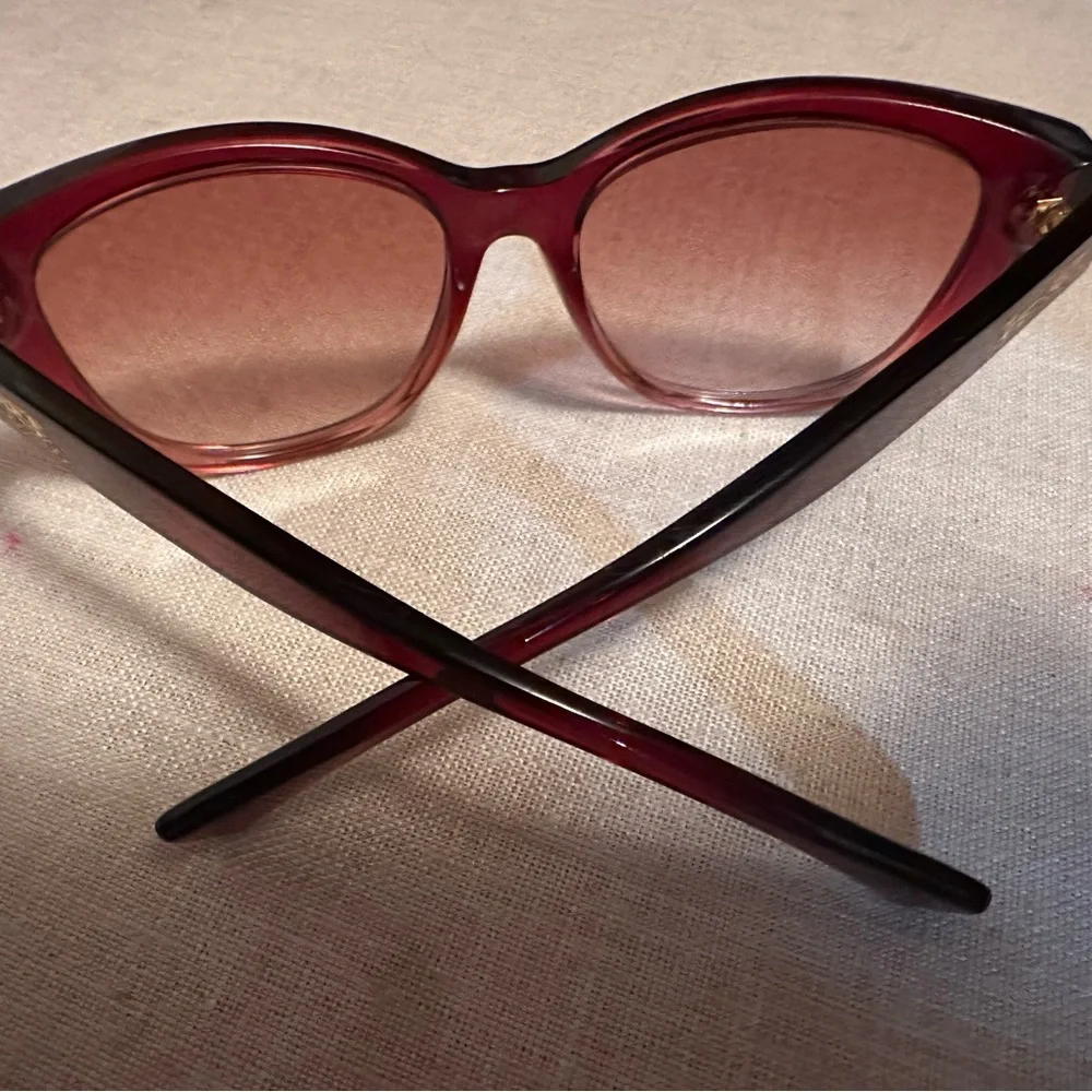 Red Coach sunglasses with horse and carriage logo on the side - Picture 2 of 5